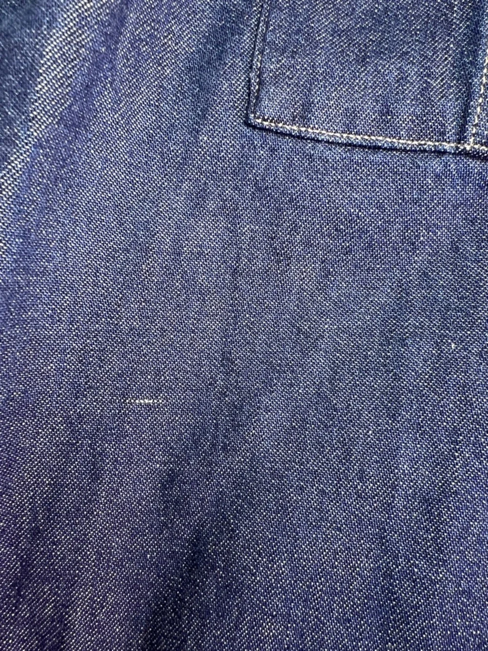 Banana Republic 100% cotton Short-Sleeve Denim Button-Down in Indigo Blue size M